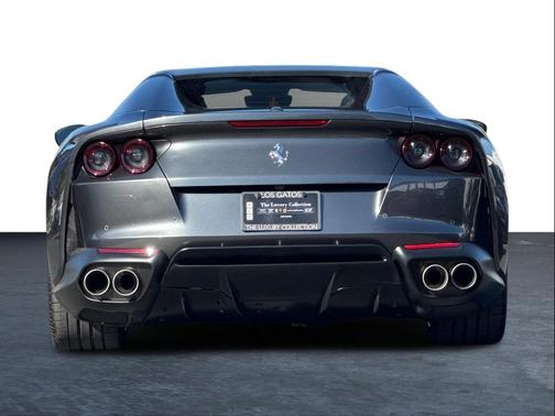 2022 Ferrari 812 GTS Base