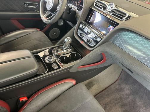 Hallmark 2022 Bentley Bentayga Speed