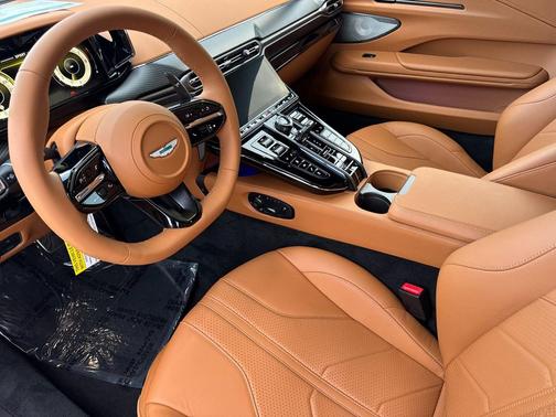 2026 Aston Martin Vantage Base