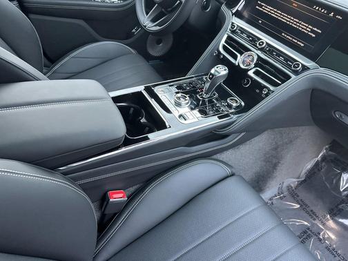 2026 Bentley Flying Spur 