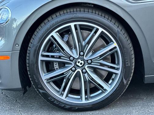 2026 Bentley Flying Spur 