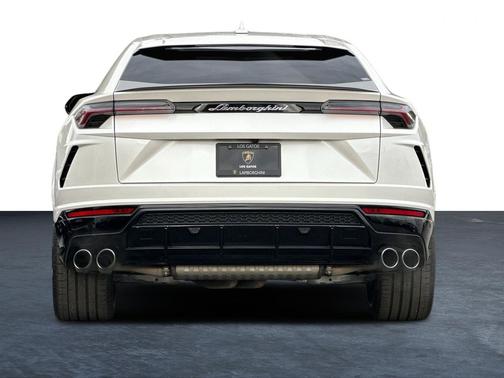 2022 Lamborghini Urus Graphite Capsule
