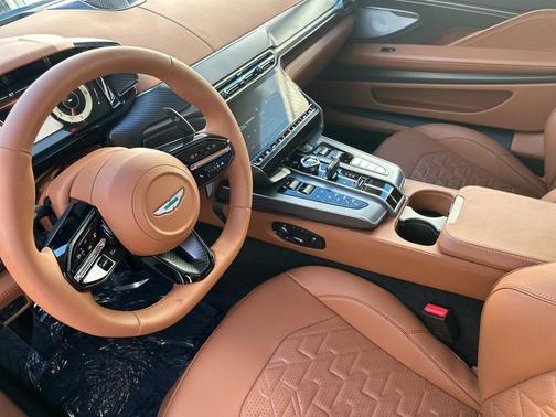 2025 Aston Martin Vanquish V12