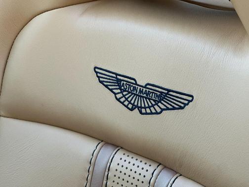 2021 Aston Martin Vantage Roadster