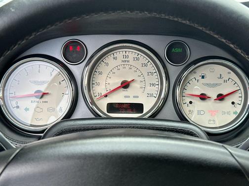 2005 Aston Martin V12 Vanquish Base