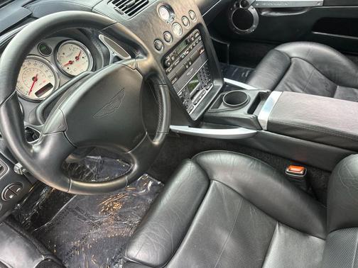 2005 Aston Martin V12 Vanquish Base