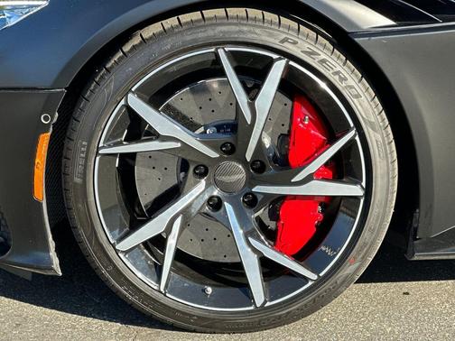 2019 Aston Martin DBS Superleggera