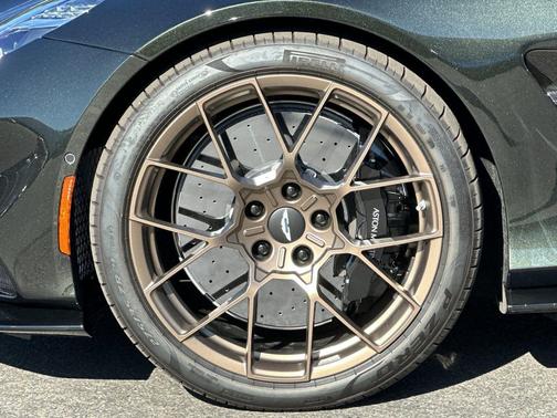 2025 Aston Martin Vanquish V12