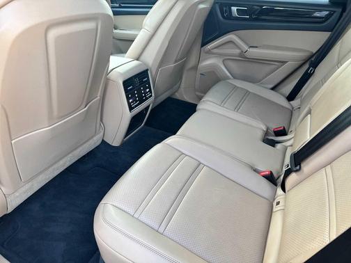 2020 Porsche Cayenne Cayenne