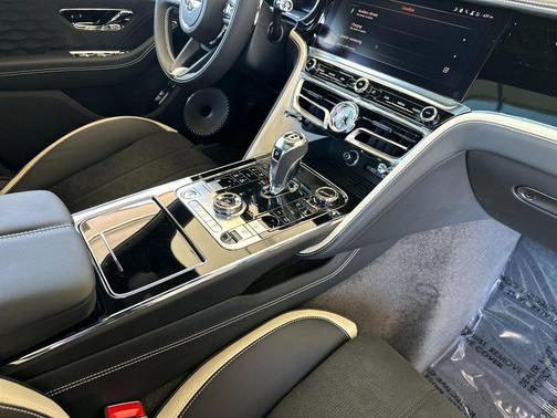 2025 Bentley Flying Spur Speed