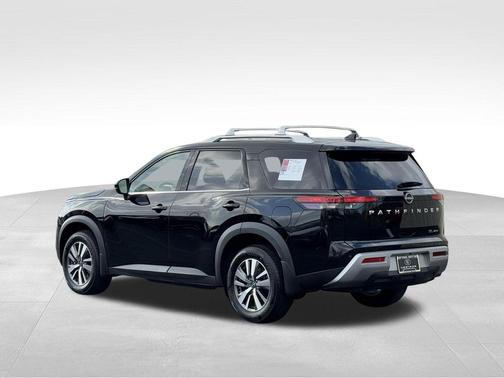 2024 Nissan Pathfinder SL 4WD