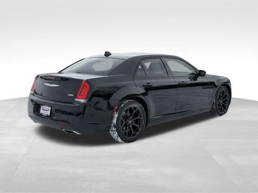 2019 Chrysler 300 Touring