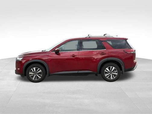 2023 Nissan Pathfinder SL 4WD