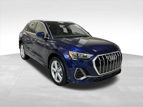 2022 Audi Q3 45 S line Premium
