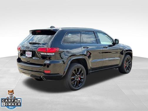 2022 Jeep Grand Cherokee Laredo