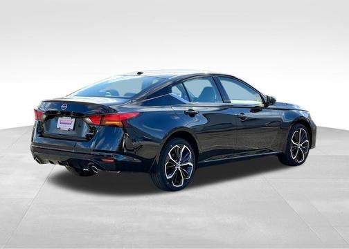 2025 Nissan Altima SR AWD