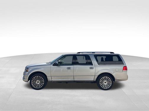 2015 Lincoln Navigator Base