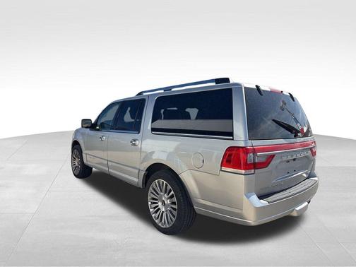 2015 Lincoln Navigator Base