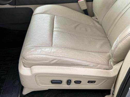 2015 Lincoln Navigator Base