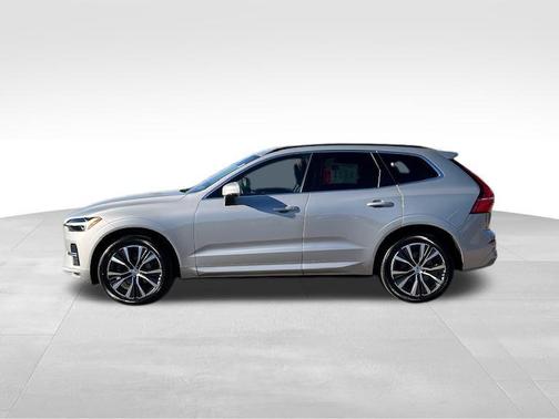 2022 Volvo XC60 B5 Momentum