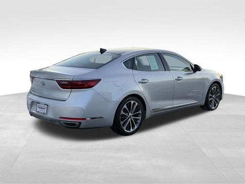 2018 Kia Cadenza Technology