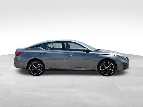 2025 Nissan Altima SR AWD