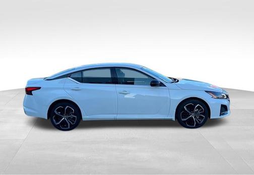 2025 Nissan Altima SR AWD