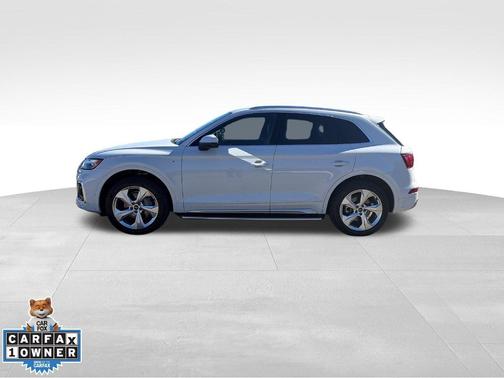 Glacier White Metallic 2024 Audi Q5 45 S line Premium Plus