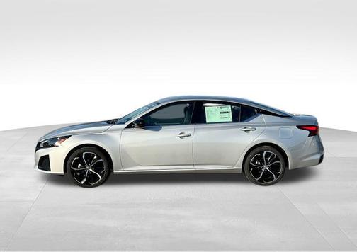 2025 Nissan Altima SR AWD