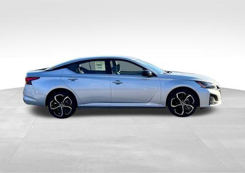 2025 Nissan Altima SR AWD
