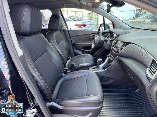 Midnight Blue Metallic 2022 Chevrolet Trax LT