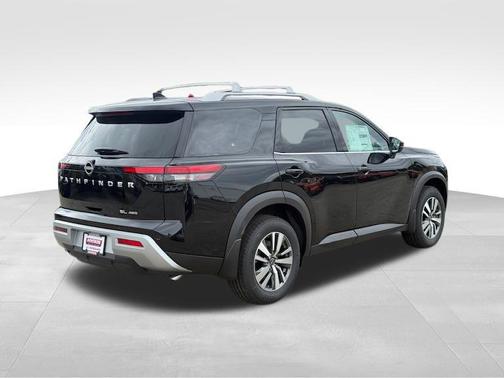 2025 Nissan Pathfinder SL 4WD
