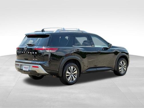 2024 Nissan Pathfinder SL 4WD