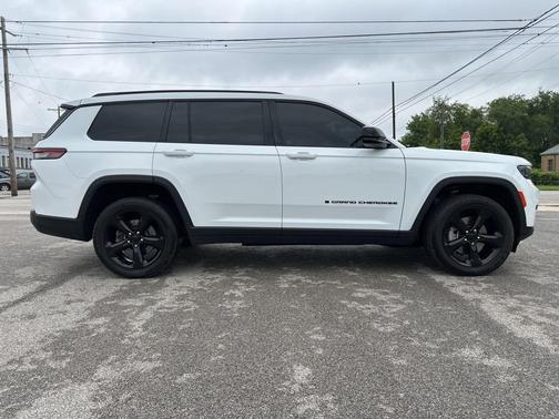 2023 Jeep Grand Cherokee L Laredo