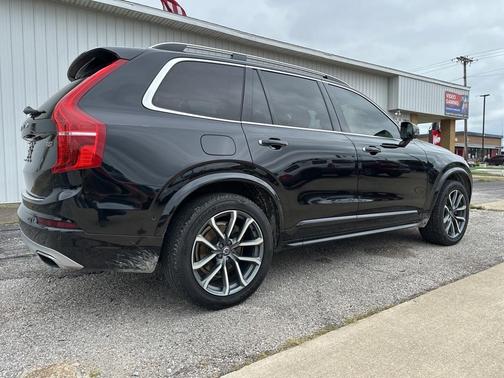 2018 Volvo XC90 T6 Momentum