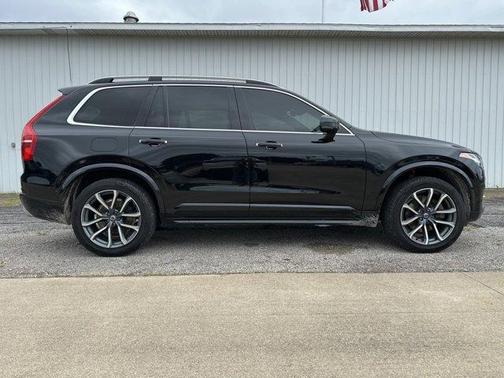 2018 Volvo XC90 T6 Momentum