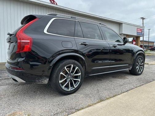 2018 Volvo XC90 T6 Momentum