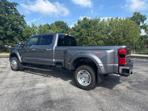 Gray Metallic 2025 Ford F-450 Lariat