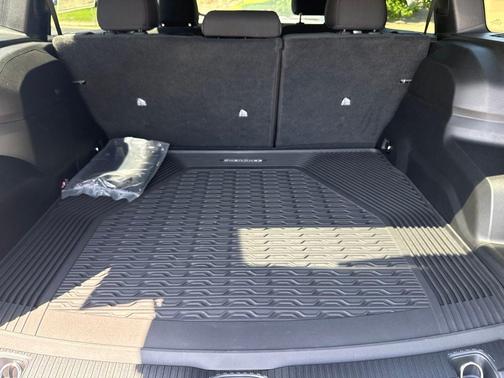 Sting Gray Clearcoat 2026 Jeep Cherokee LAREDO/LIMITED