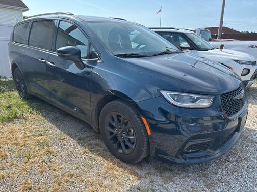 2021 Chrysler Pacifica Touring