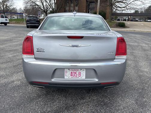 2017 Chrysler 300 Limited