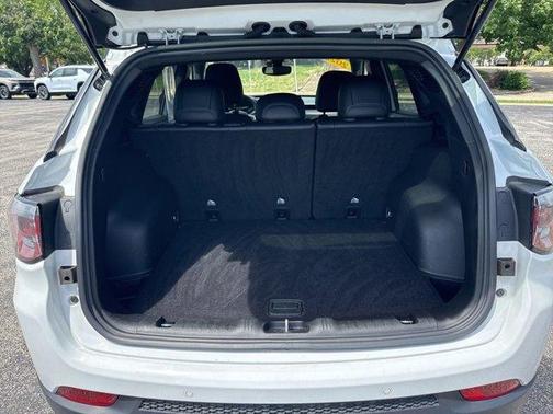 Bright White Clearcoat 2025 Jeep Compass Trailhawk