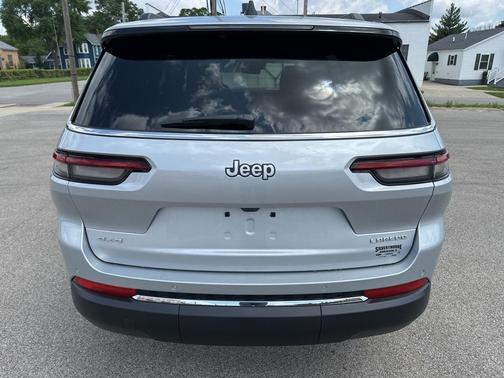 2025 Jeep Grand Cherokee L Laredo