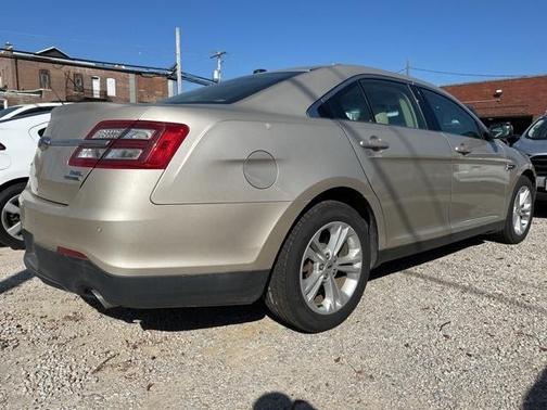2018 Ford Taurus SEL