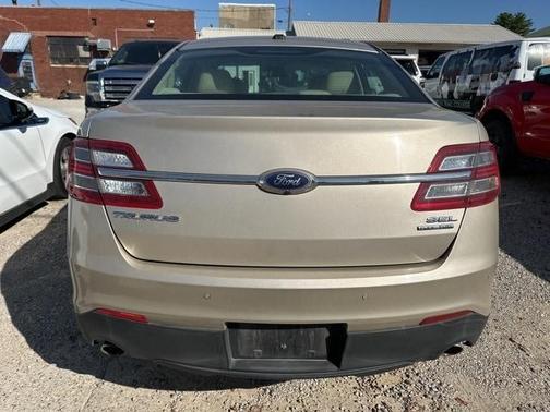 2018 Ford Taurus SEL
