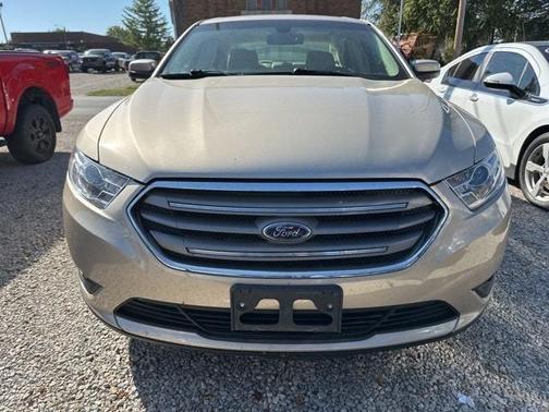 2018 Ford Taurus SEL