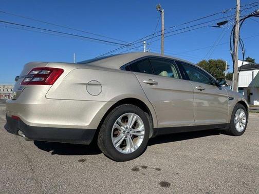 2018 Ford Taurus SEL