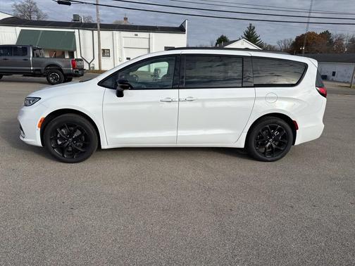 2026 Chrysler Pacifica Limited