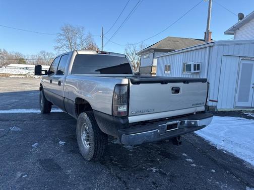 2004 Chevrolet Silverado 2500 LT H/D Crew Cab