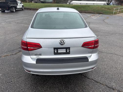 2015 Volkswagen Jetta 1.8T SE